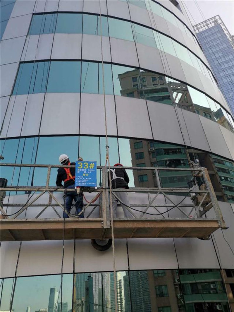凤城玻璃幕墙:未来建筑的亮丽风景线